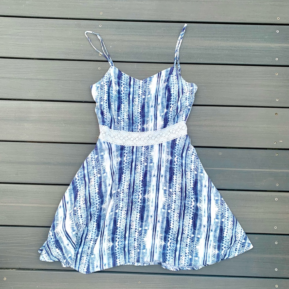 AQUA White/Blue Abstract Open Back Crochet Skater Summer Dress